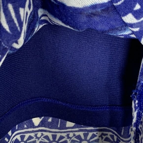 Chicos Blue White Print Mesh Top Small Short Sleeve Stretch - Picture 11 of 12